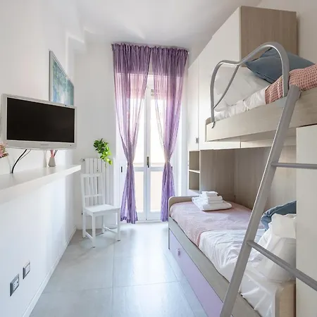 - Parking And Comfort - Spacious Up To 8 Pax * מילאנו