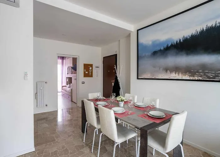 Rent - Parking And Comfort - Spacious Up To 8 Pax Apartment Milan